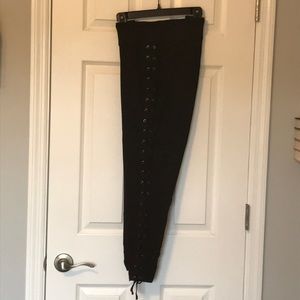 🔥Nice Ponte Leggings with a Lace Up Detail❤️